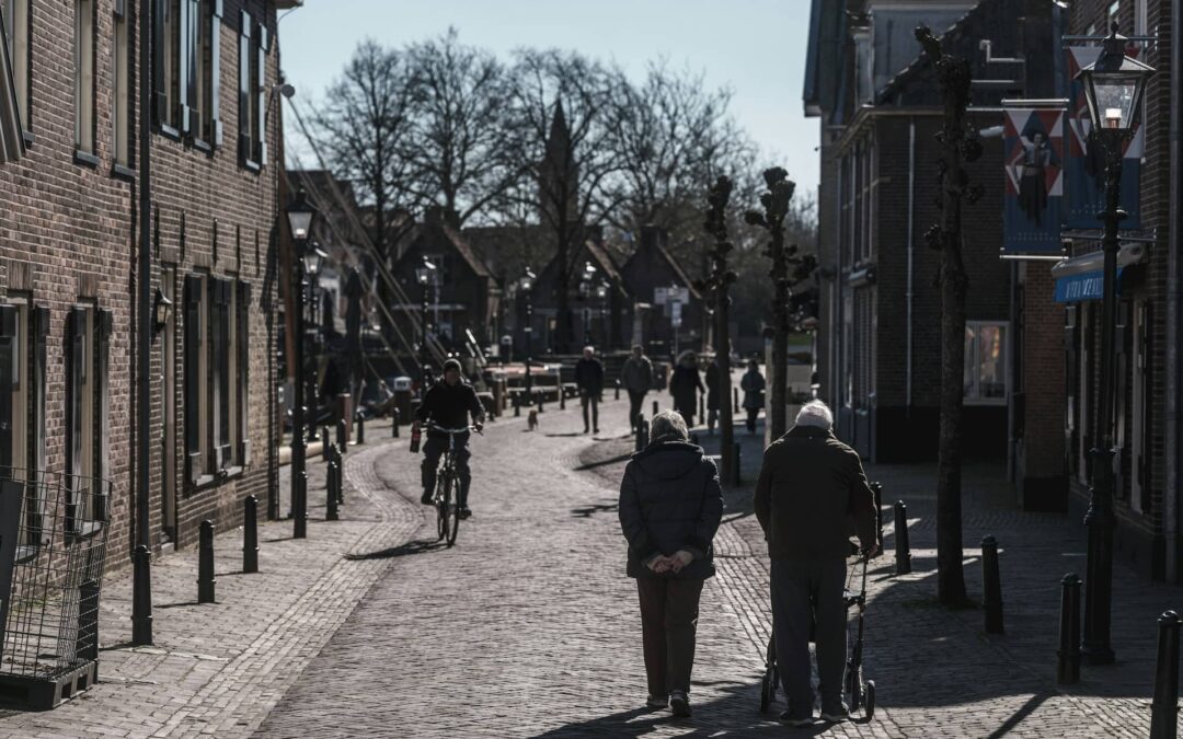 How Many People Can Be in a House Church?